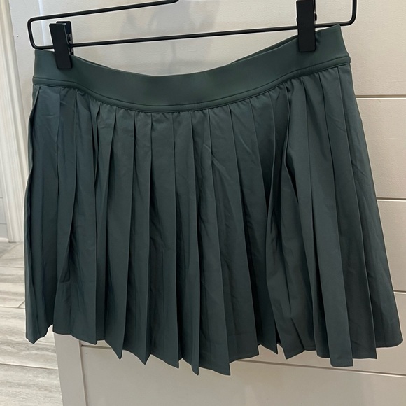 Lululemon Pleated Tennis Skirt - Picture 5 of 7